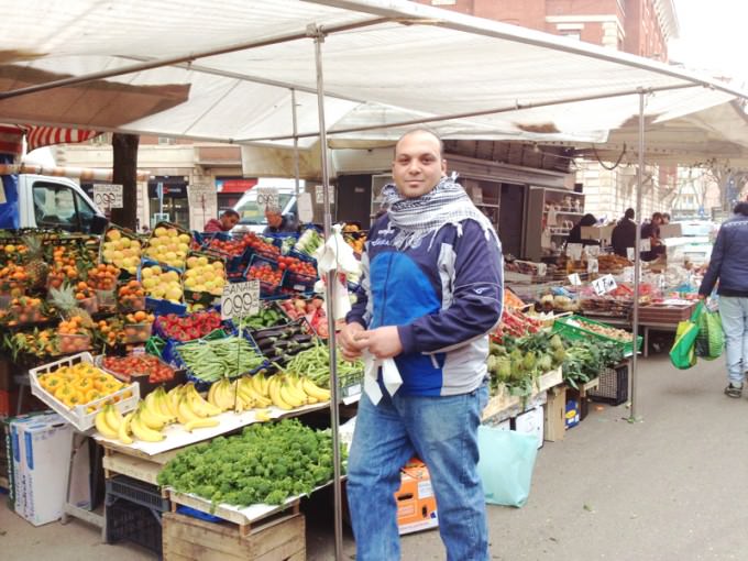 ディスプレイも食欲をそそる青空市場。生鮮食品はイタリアは日本より圧倒的に安い！