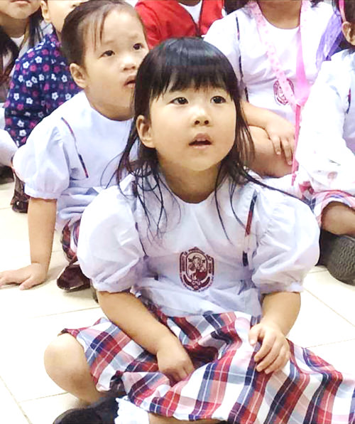 フィリピン親子留学 すぐに打ち解けるた4歳娘