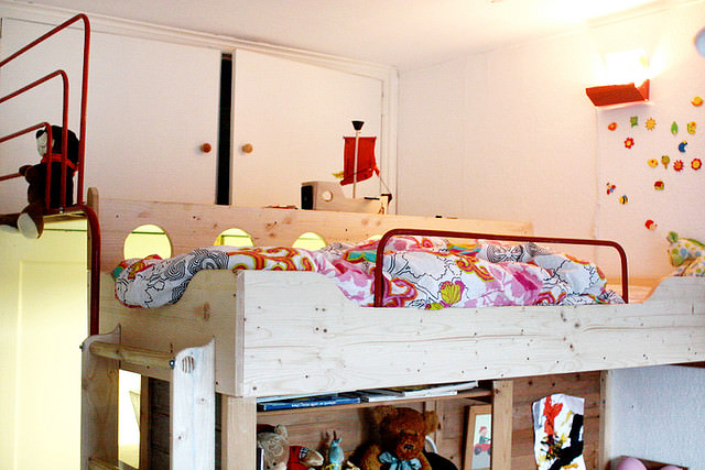 Kids room - the high bed