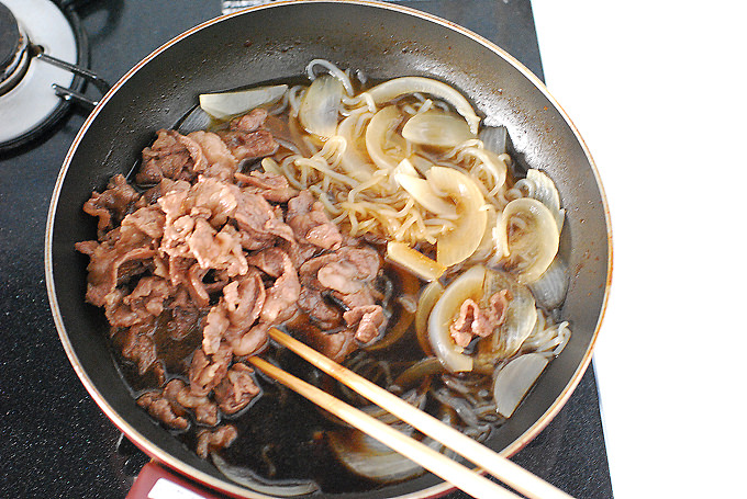 外国人が喜ぶ日本料理！人気の「牛丼」レシピ 