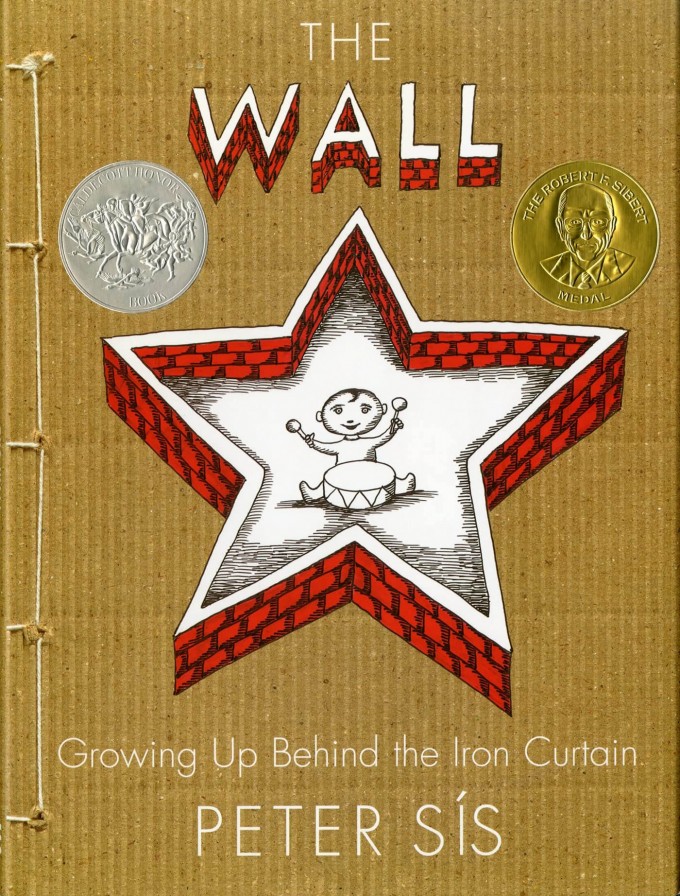 作家ピーター・シスの自伝絵本「The Wall: Growing Up Behind the Iron Curtain 」